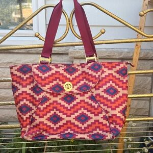 Geometric Patterned Tote Bag - Red and Pink